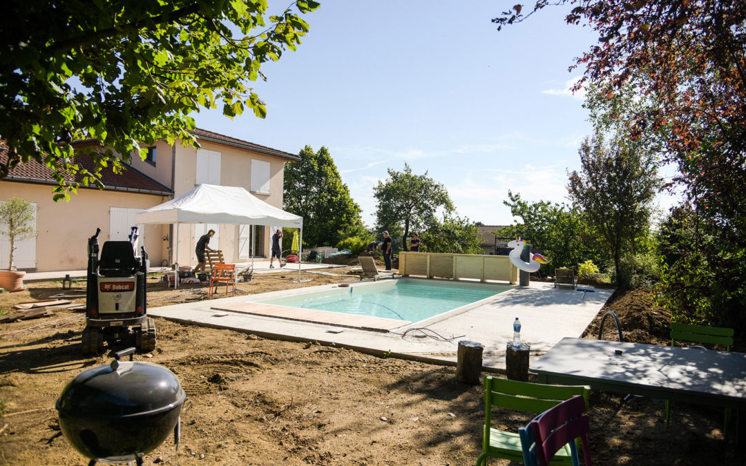 Création d’une terrasse et d’une plage de piscine – BRIGNAIS (Août 2018)