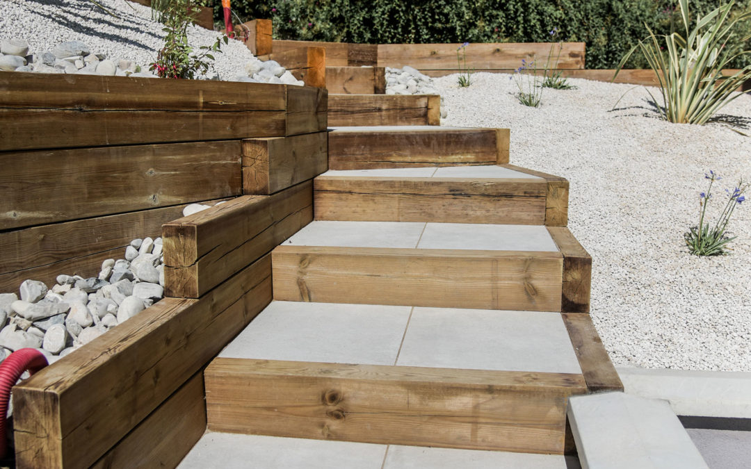 Création d’escaliers, d’une terrasse et d’un massif minéral – POLLIONNAY (Juillet 2018)