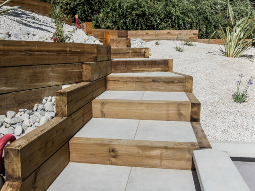 Création d’escaliers, d’une terrasse et d’un massif minéral – POLLIONNAY