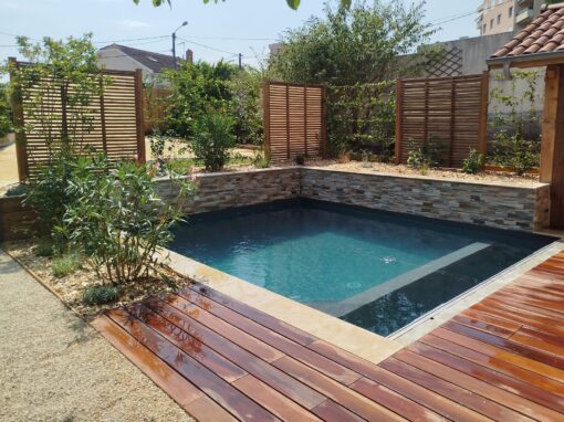 Création de piscine et aménagement extérieur : un jardin pensé sur mesure